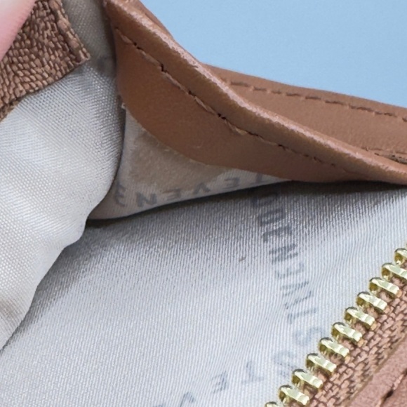 Steve Madden Tan Wallet – Snap Closure, Card Slots, Zip Pocket – Great Shape - Picture 12 of 12